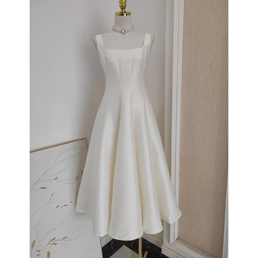 Robe évasée sans manches
