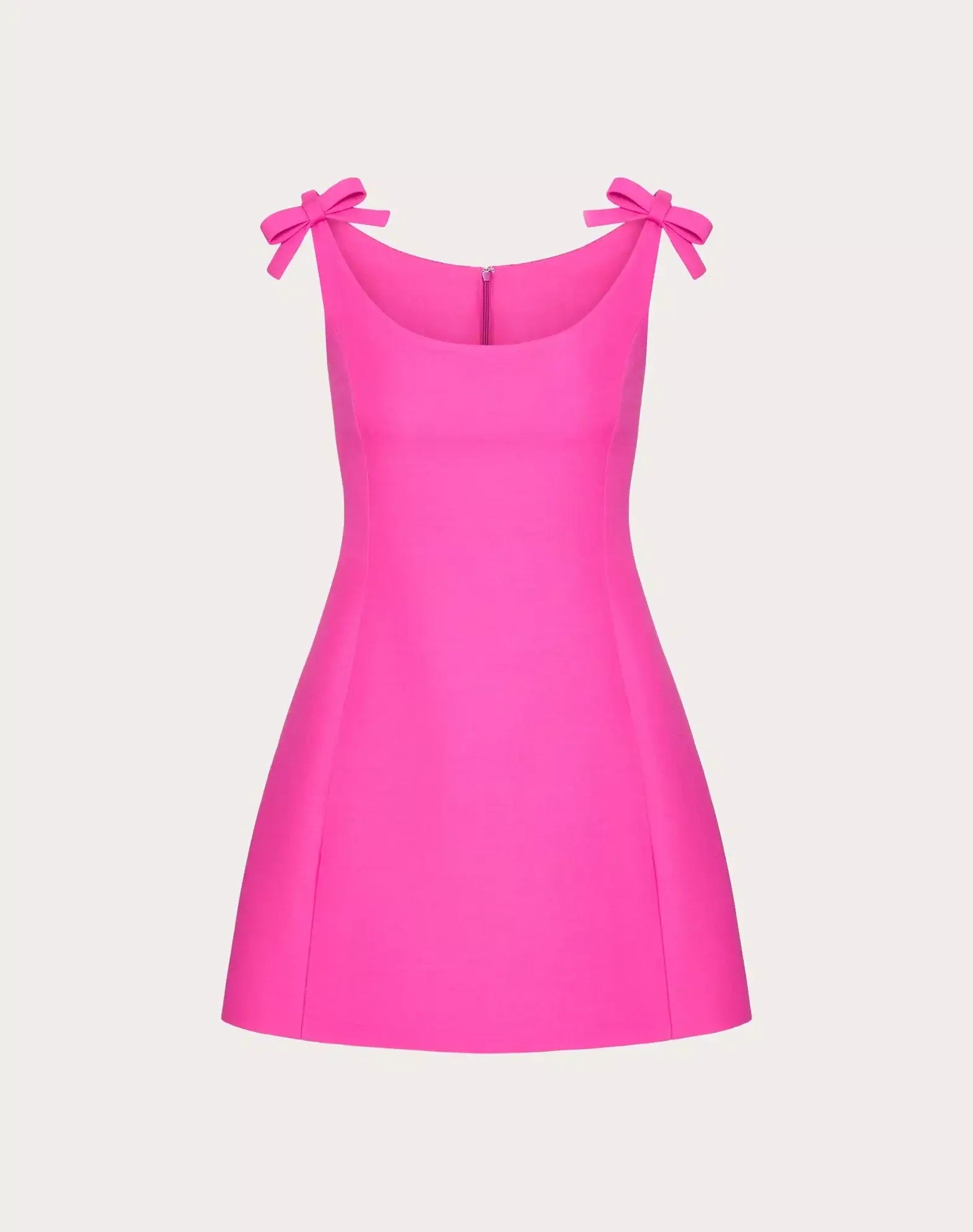Robe à bretelles avec nœud cousu